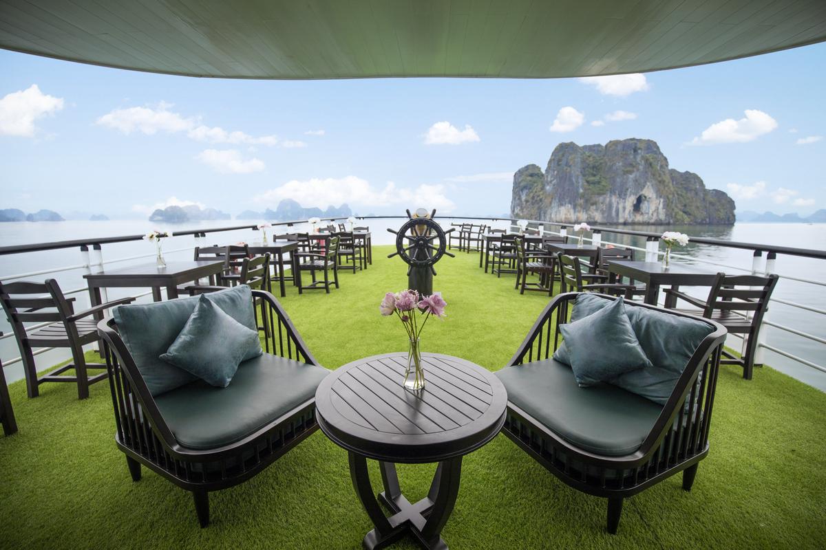 Halong Bay 1 Day Classic - Kevin's Travel Hanoi