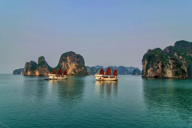 The beauty of Bai Tu Long Bay 