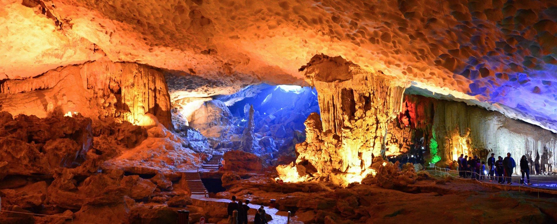 Sung sot cave in Halong Bay