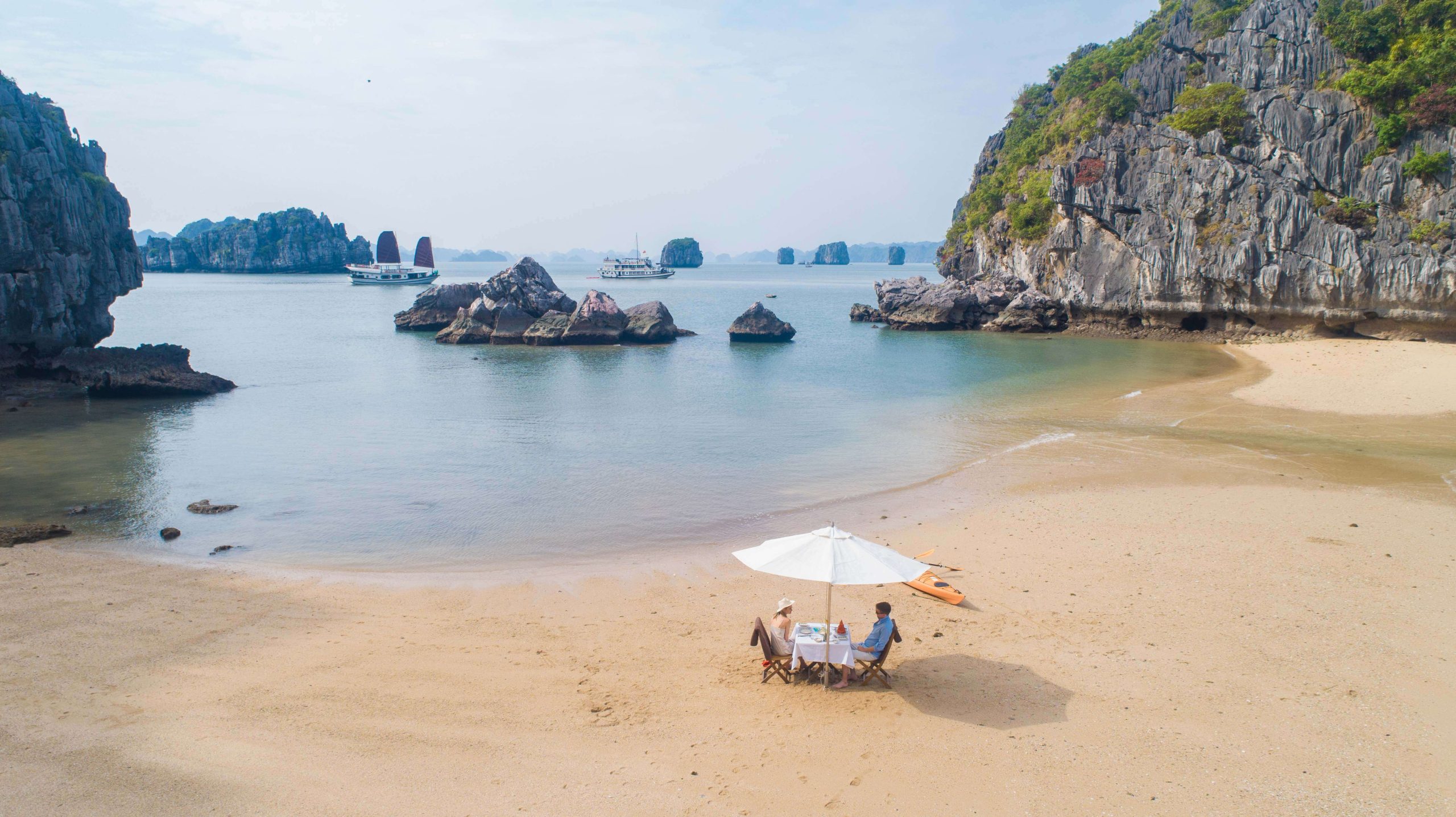 Plage de Cat Oan dans la baie de Bai Tu Long. 