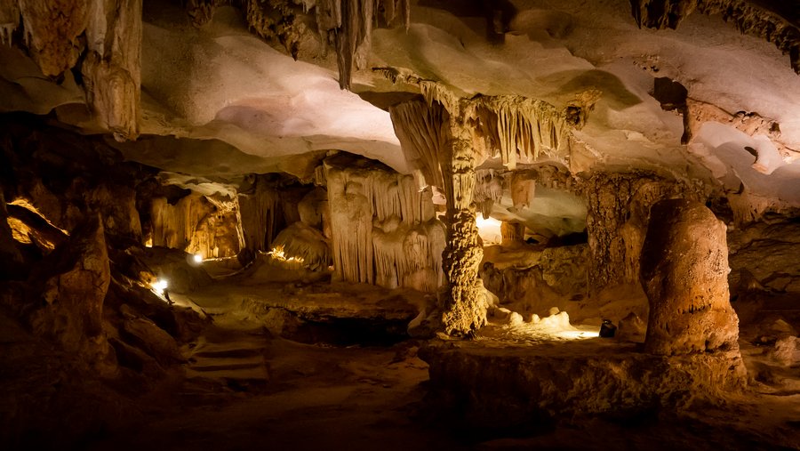 Inside Thien Canh Son cave